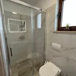 Apartman Sara S Pogledom Na *