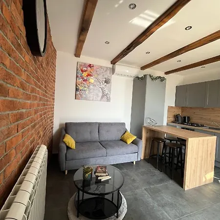 Sara S Pogledom Na Apartman *